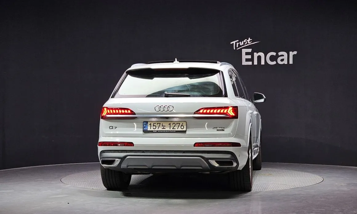 Audi Q7 — фото 8
