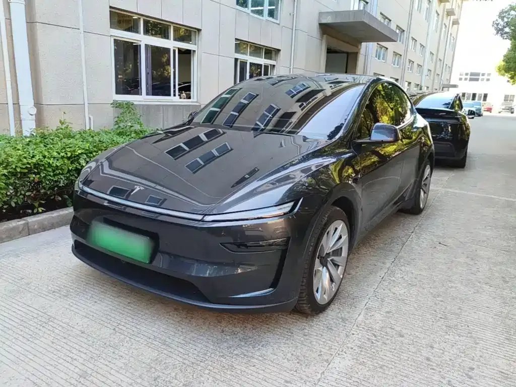 Tesla Model Y — фото 6