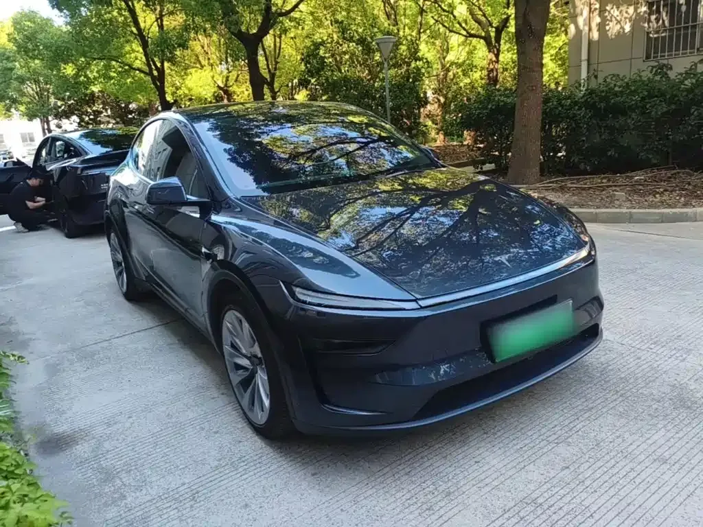 Tesla Model Y — фото 9