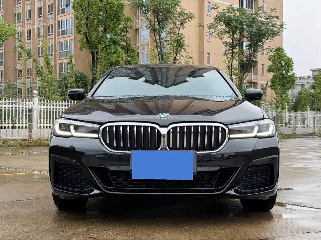 BMW 5 Series — фото 10
