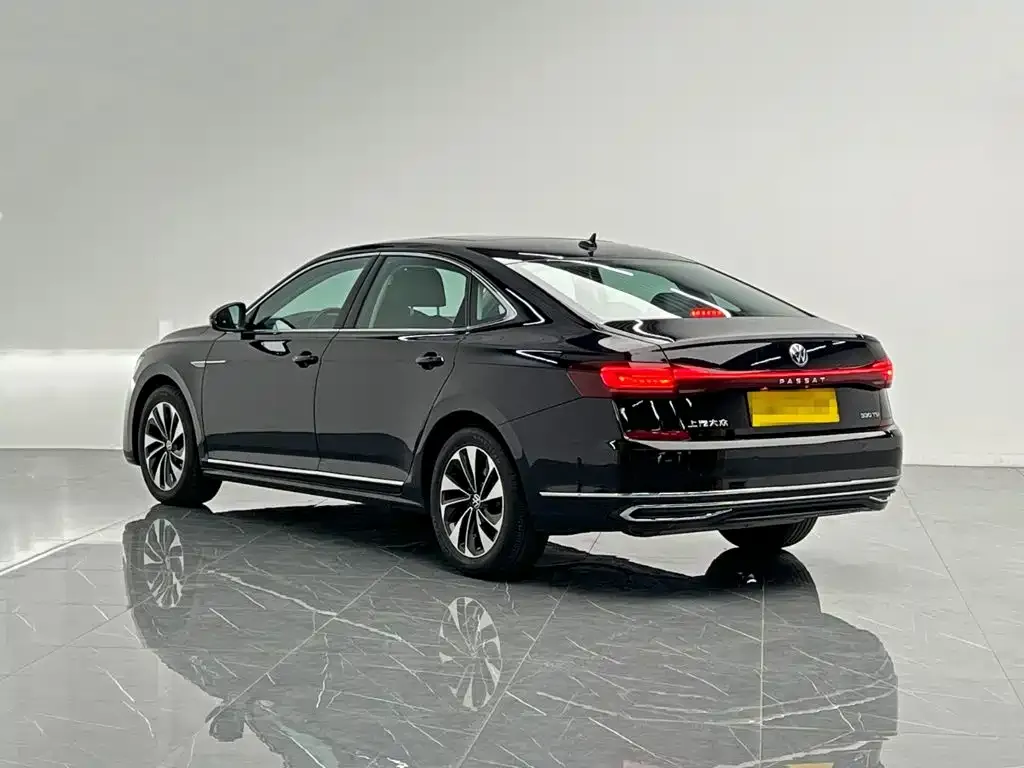 Volkswagen Passat — фото 2