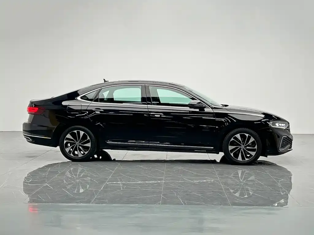 Volkswagen Passat — фото 4
