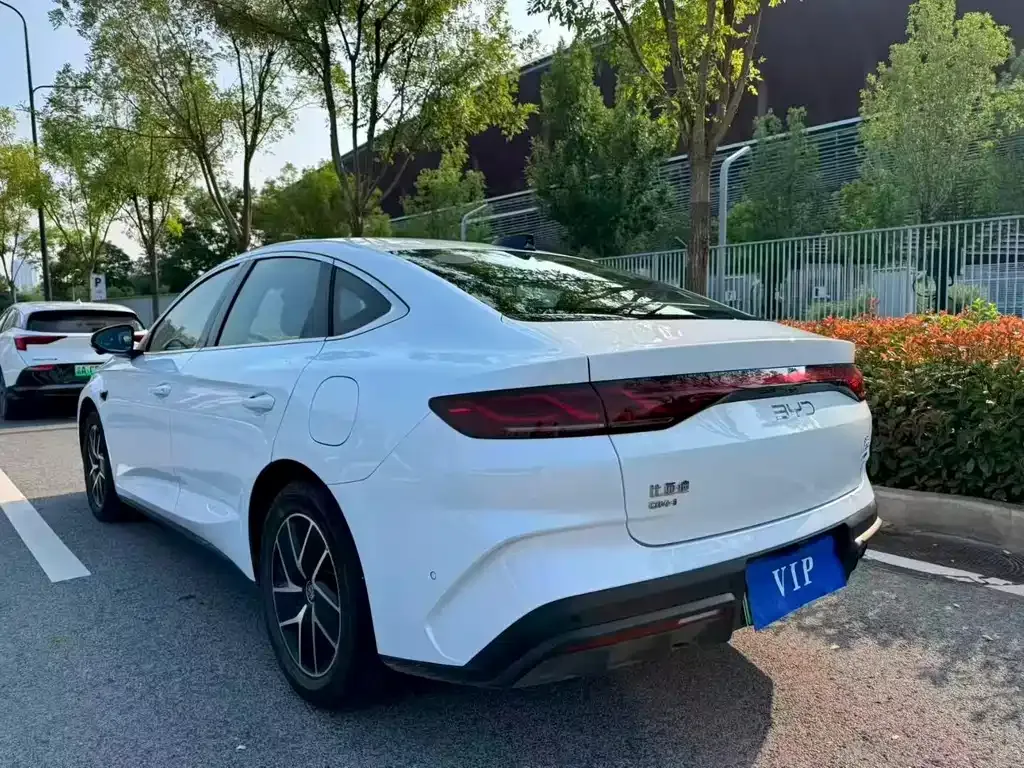 BYD Qin L — фото 8