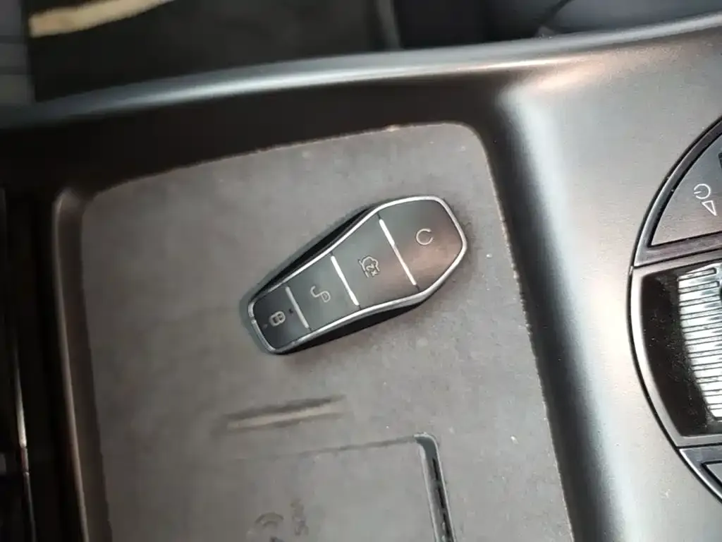 BYD Seal — фото 4