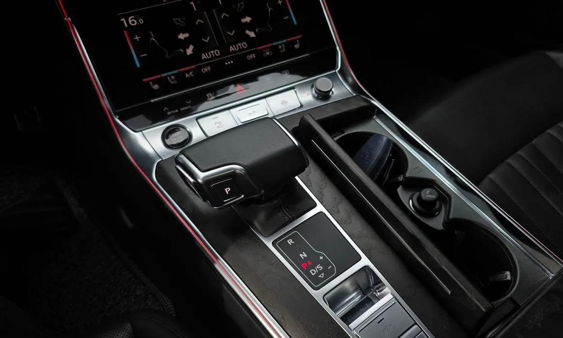 Audi A6 — фото 8