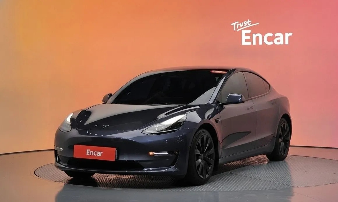 Tesla Model 3 — фото 1