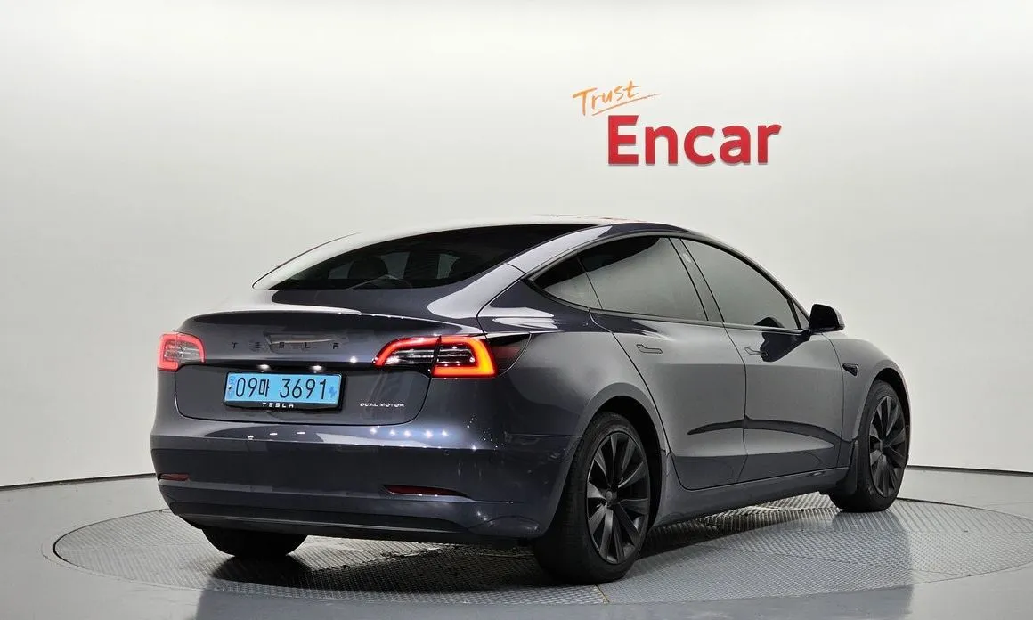 Tesla Model 3 — фото 4