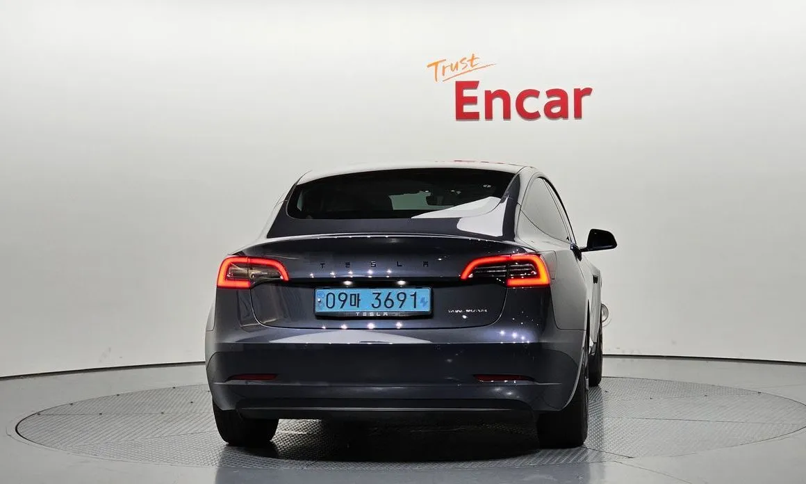 Tesla Model 3 — фото 2