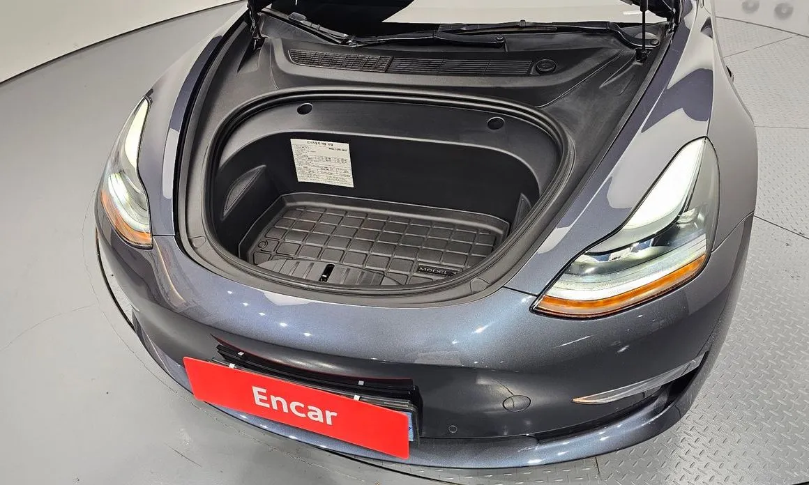 Tesla Model 3 — фото 9