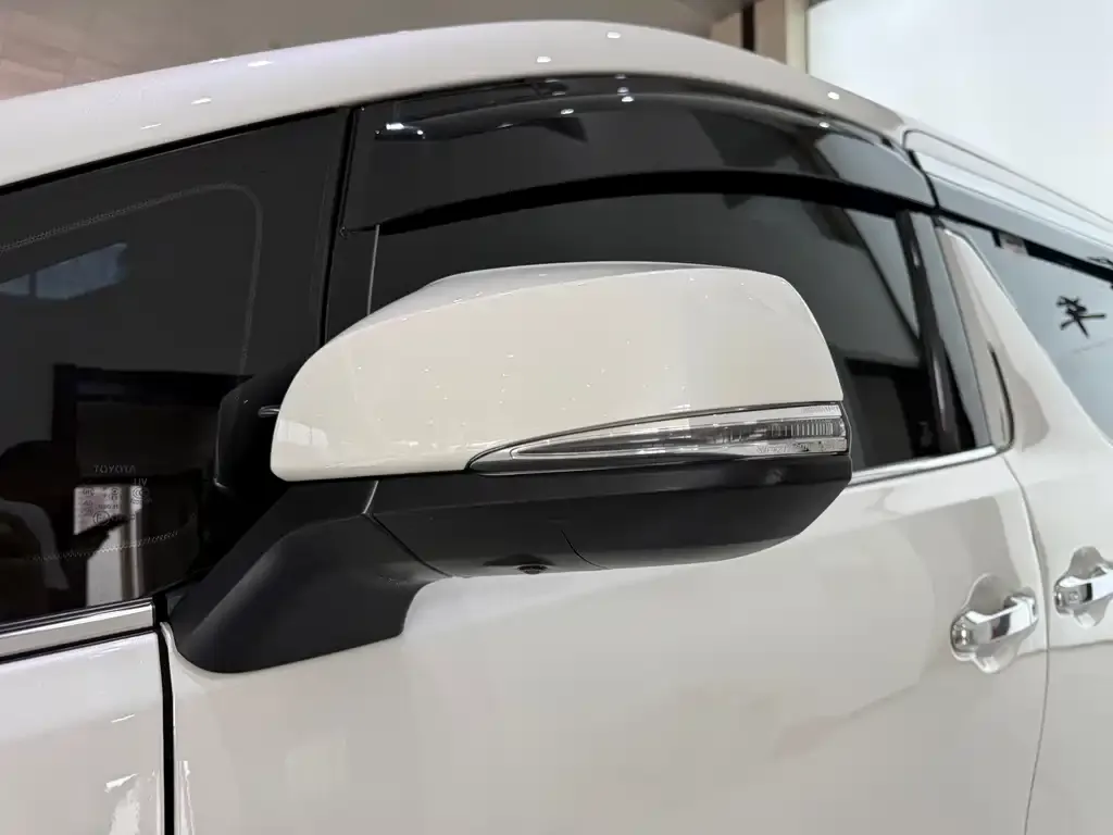 Toyota Vellfire — фото 6