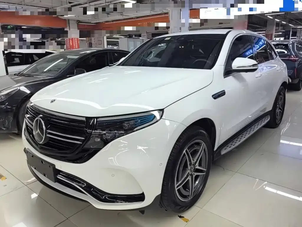 Mercedes-Benz EQC — фото 1