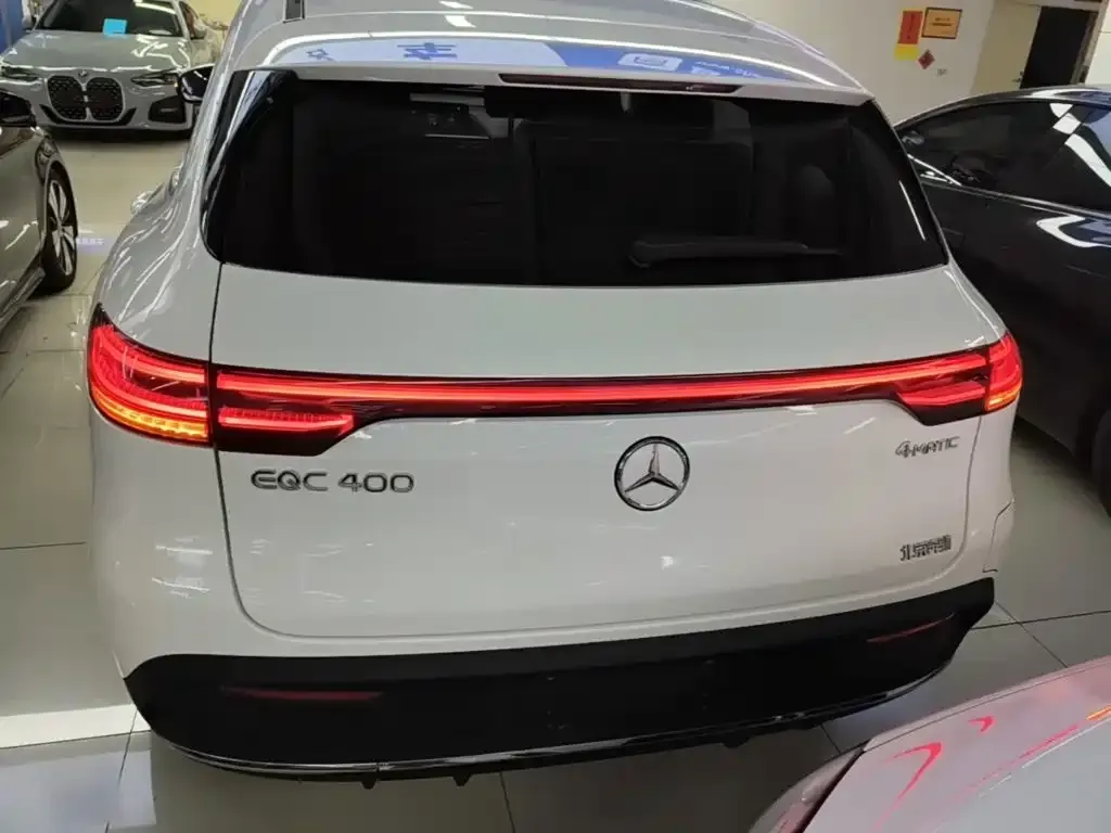 Mercedes-Benz EQC — фото 6