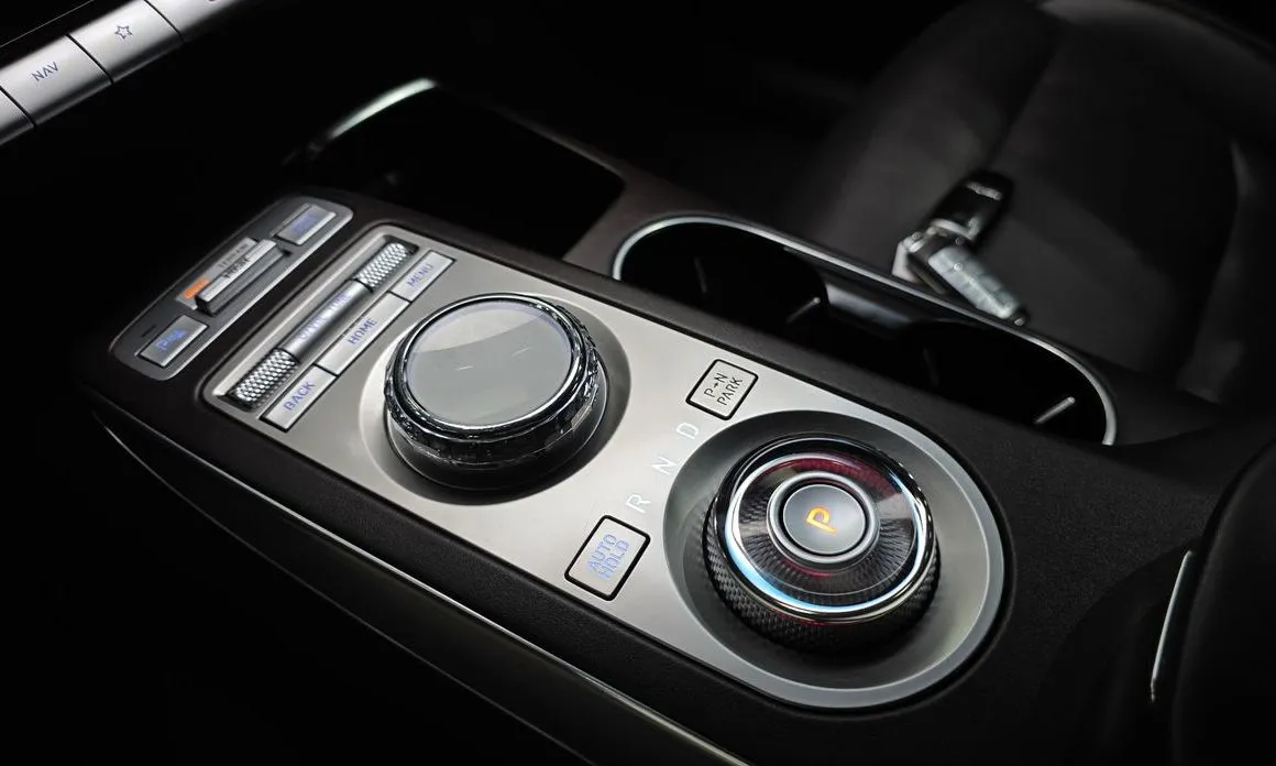 Genesis GV70 — фото 3