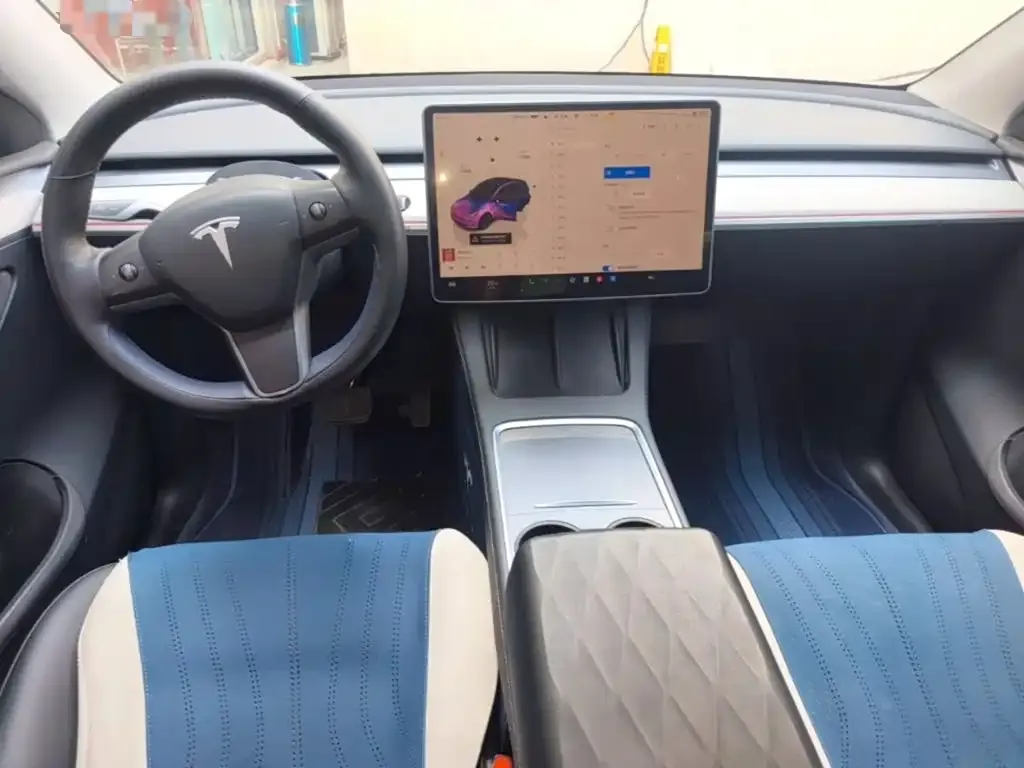 Tesla Model Y — фото 10