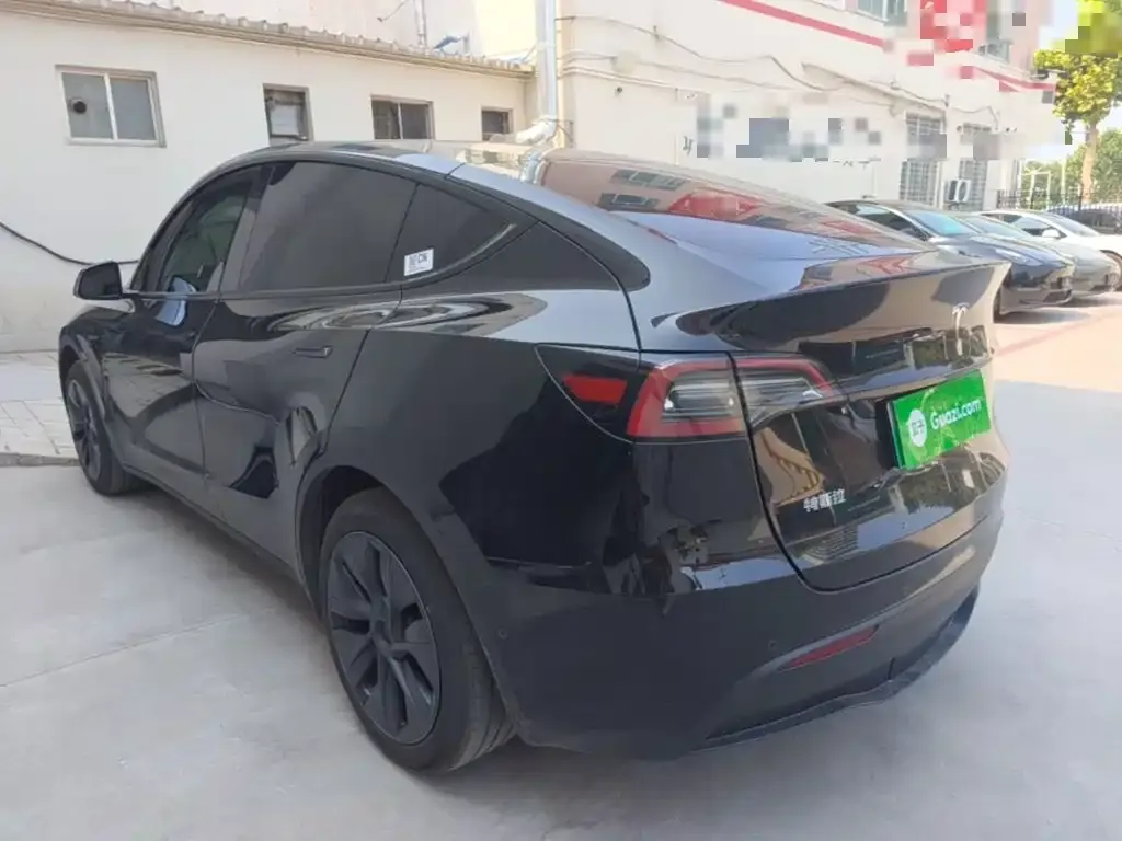 Tesla Model Y — фото 7