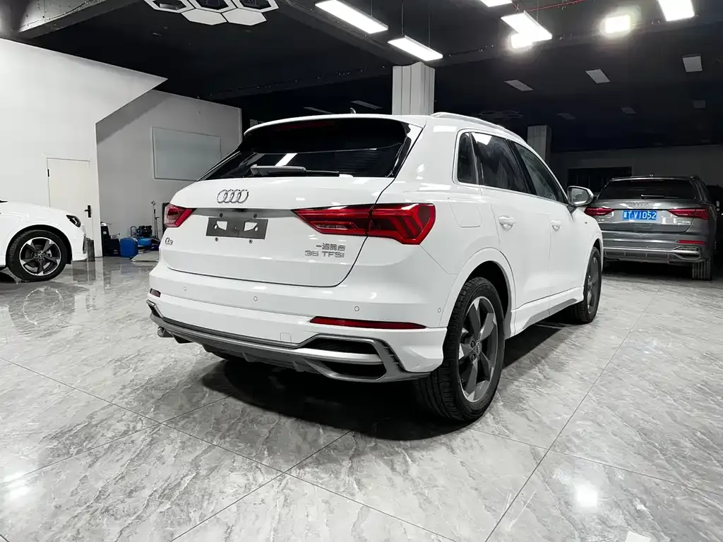 Audi Q3 — фото 5