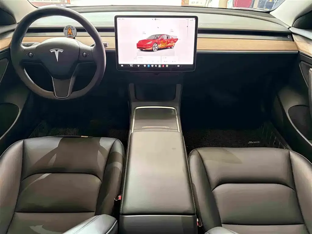 Tesla Model 3 — фото 3