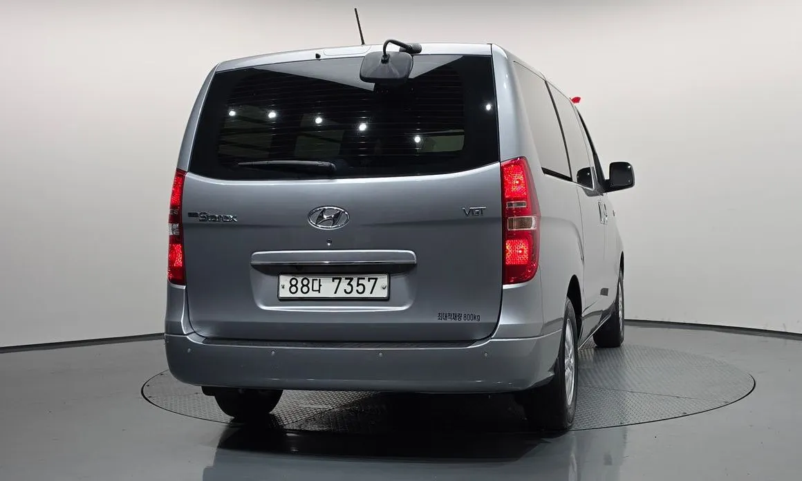 Hyundai Starex — фото 3