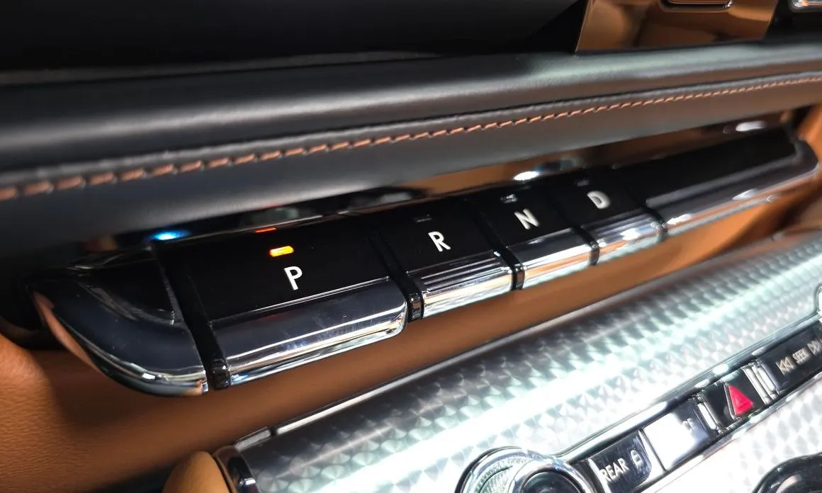 Lincoln Aviator — фото 10