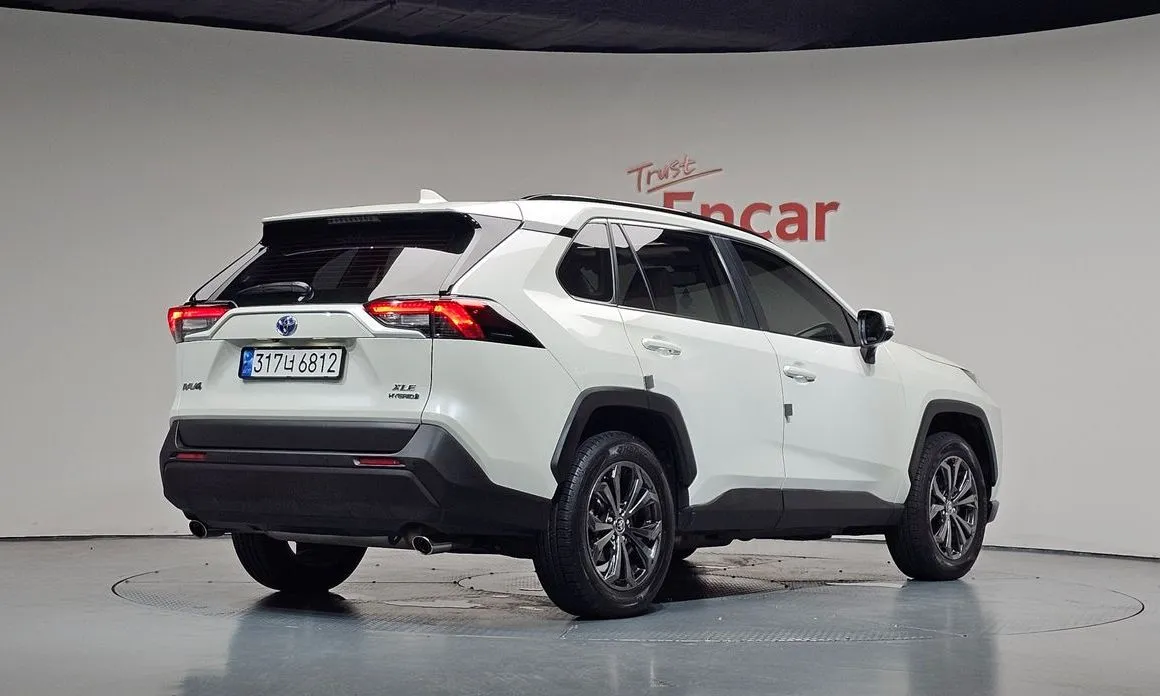 Toyota RAV4 — фото 2