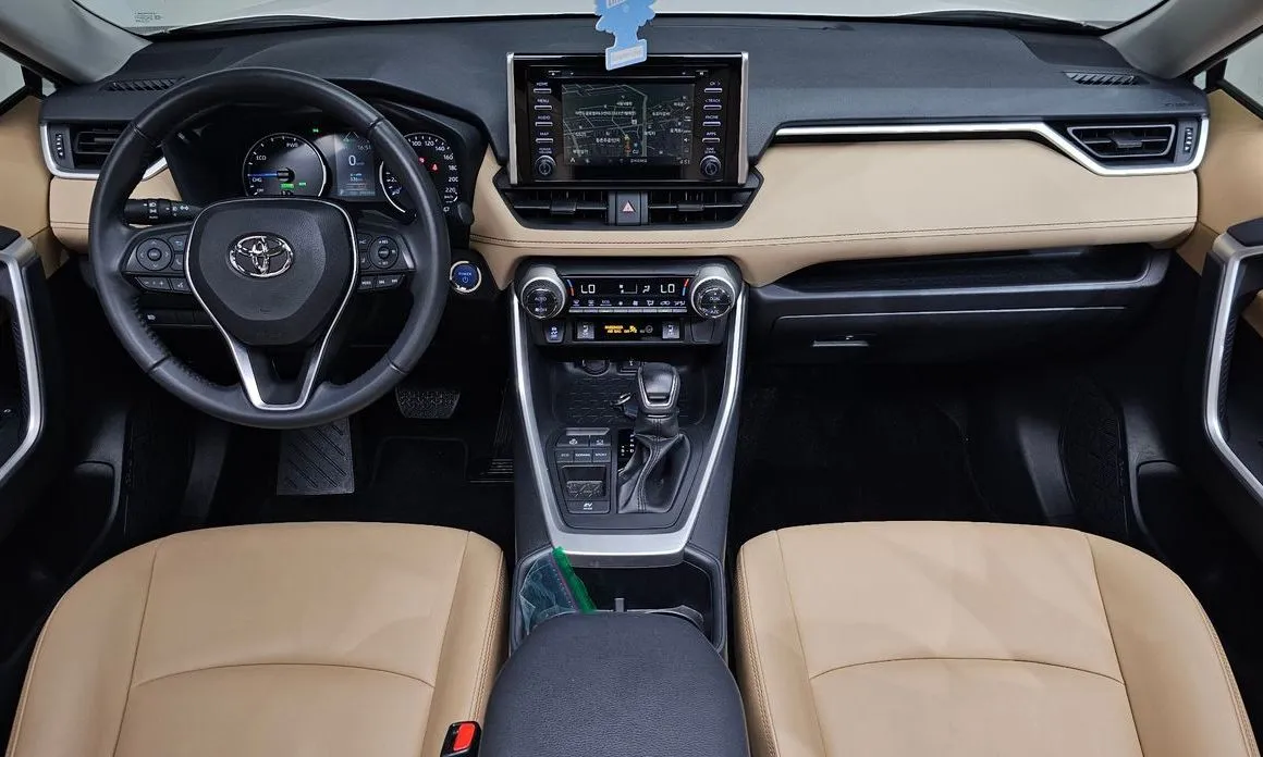 Toyota RAV4 — фото 6