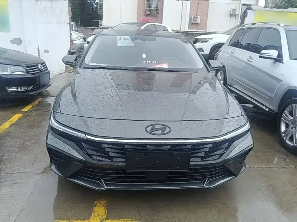 Hyundai Elantra — фото 4