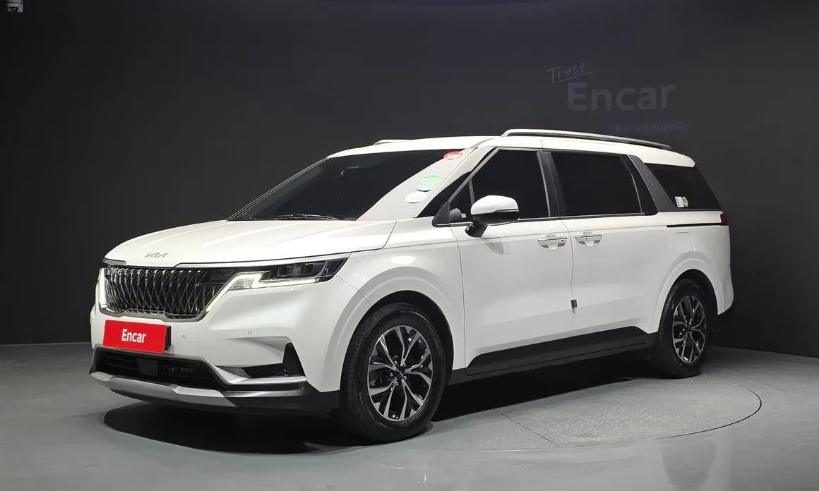 Kia Carnival — фото 1