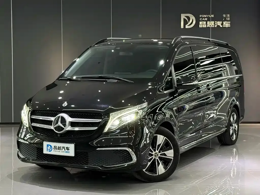 Mercedes-Benz V-Class — фото 1