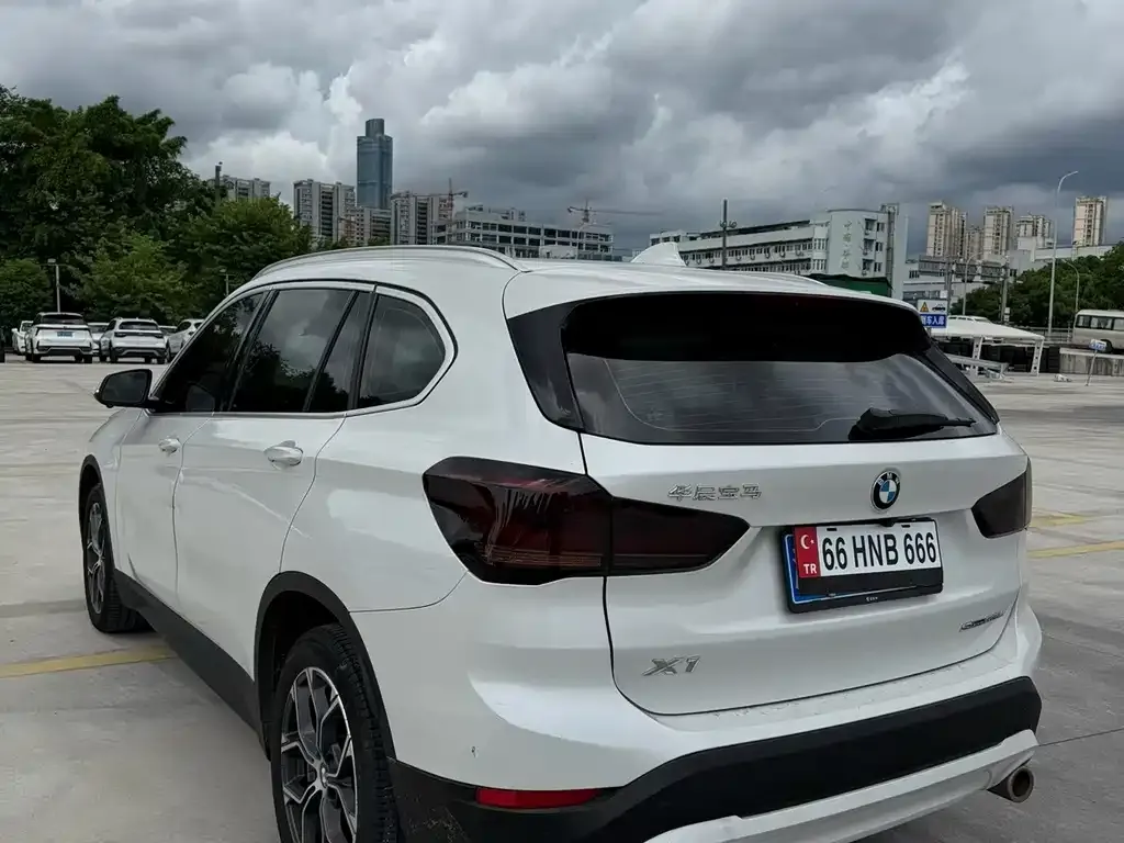 BMW X1 — фото 10