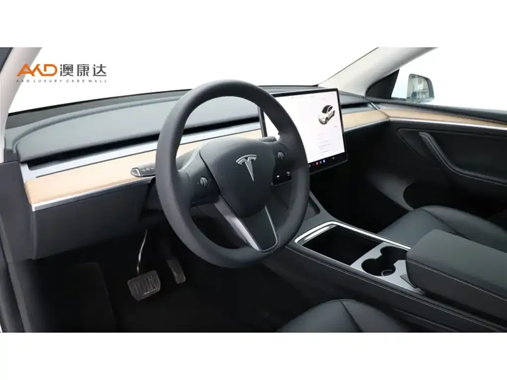 Tesla Model Y — фото 3