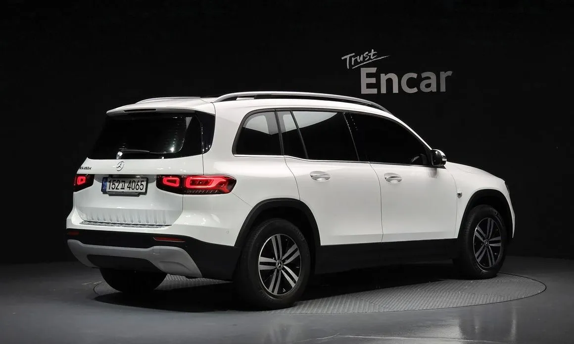 Mercedes-Benz GLB-Class — фото 6