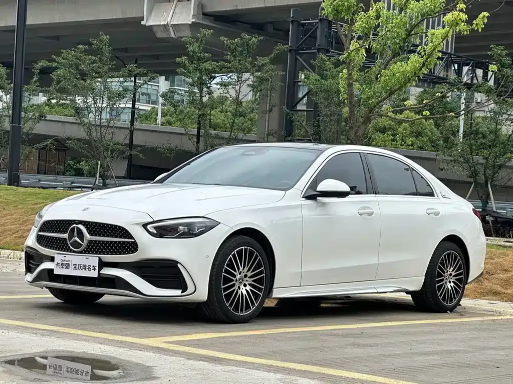 Mercedes-Benz C-Class — фото 1