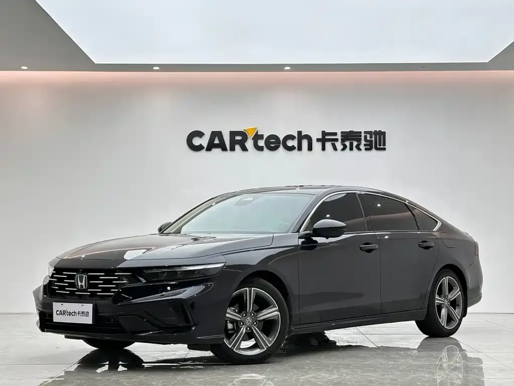 Honda Accord — фото 1