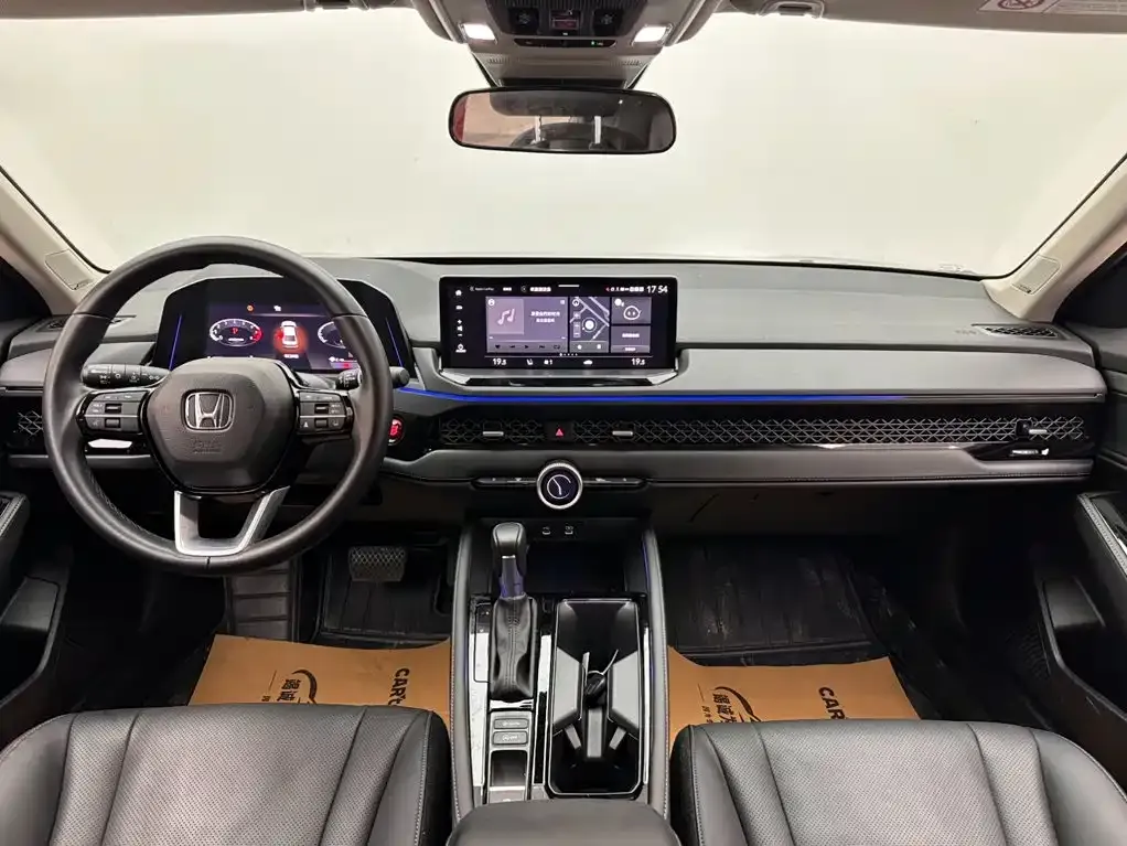 Honda Accord — фото 9