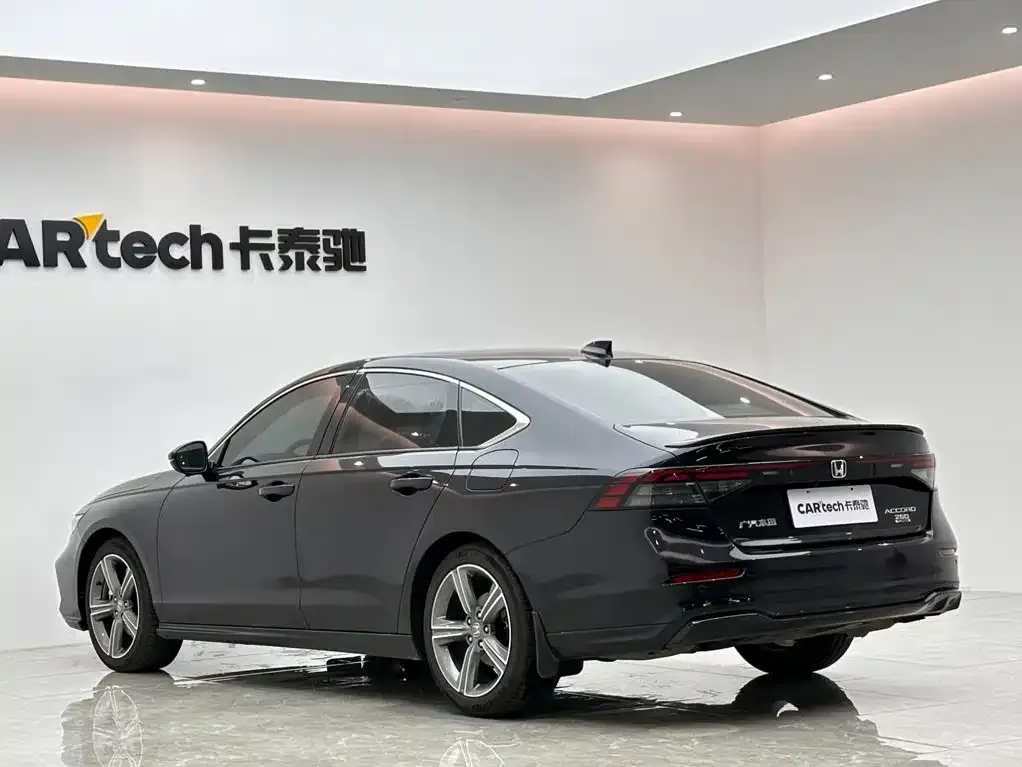 Honda Accord — фото 7