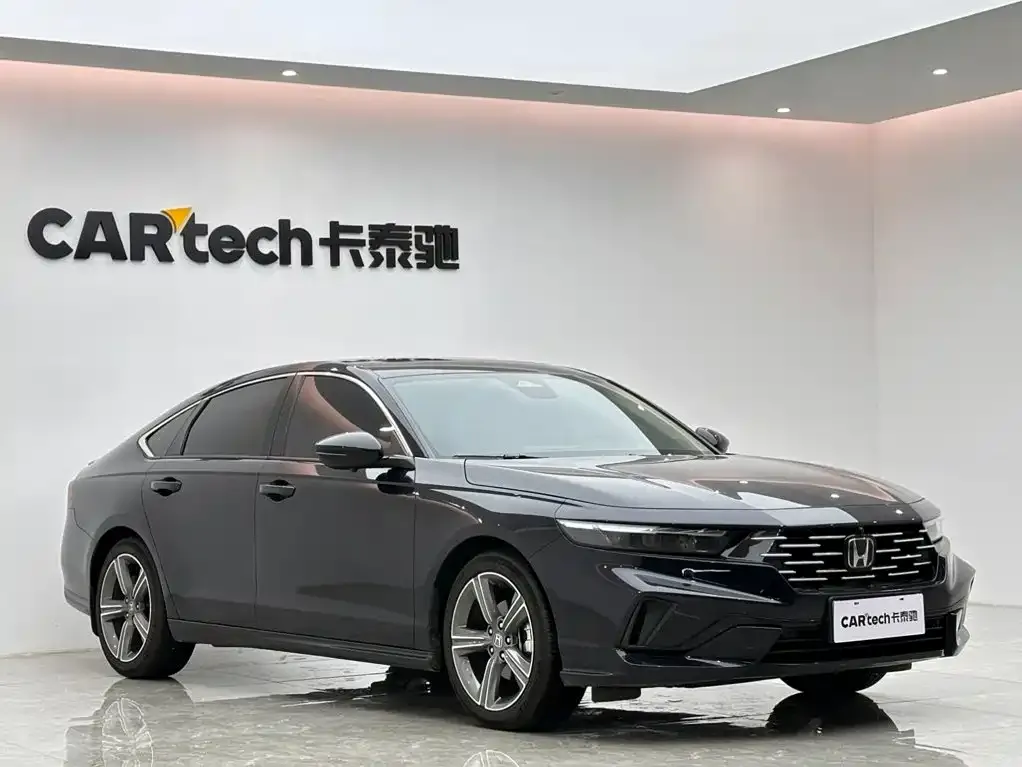 Honda Accord — фото 10