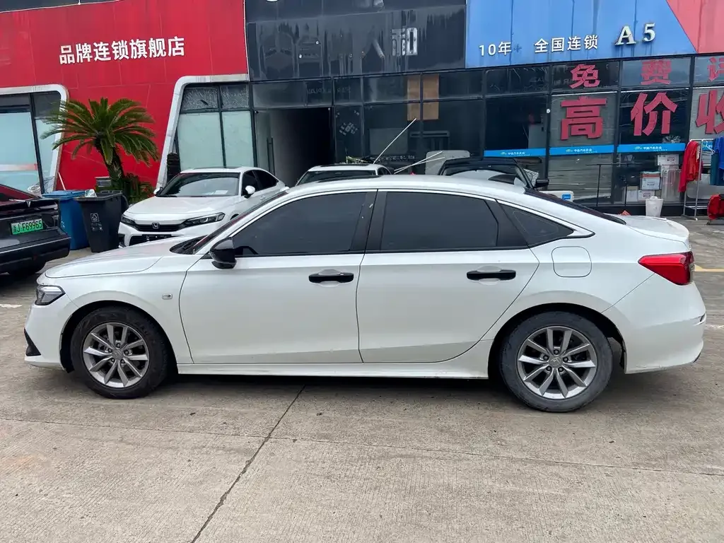Honda Civic — фото 10