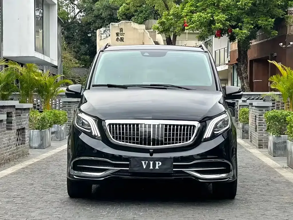 Mercedes-Benz V-Class — фото 10