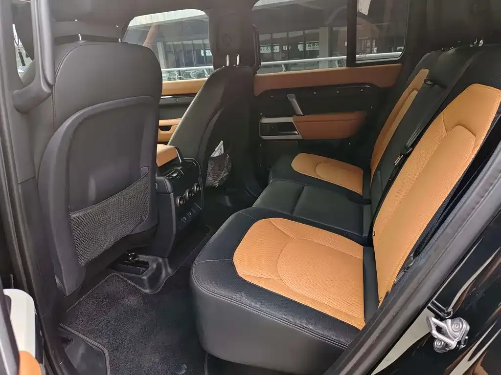 Land Rover Defender — фото 10