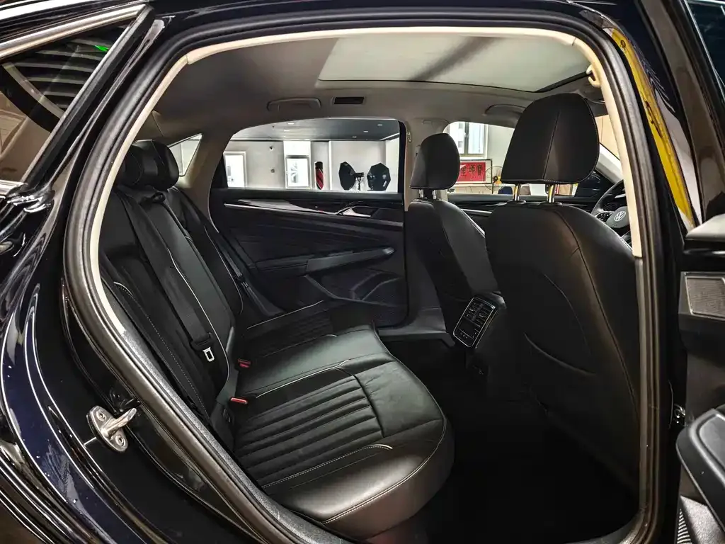 Volkswagen Passat — фото 4