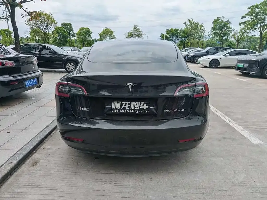 Tesla Model 3 — фото 3