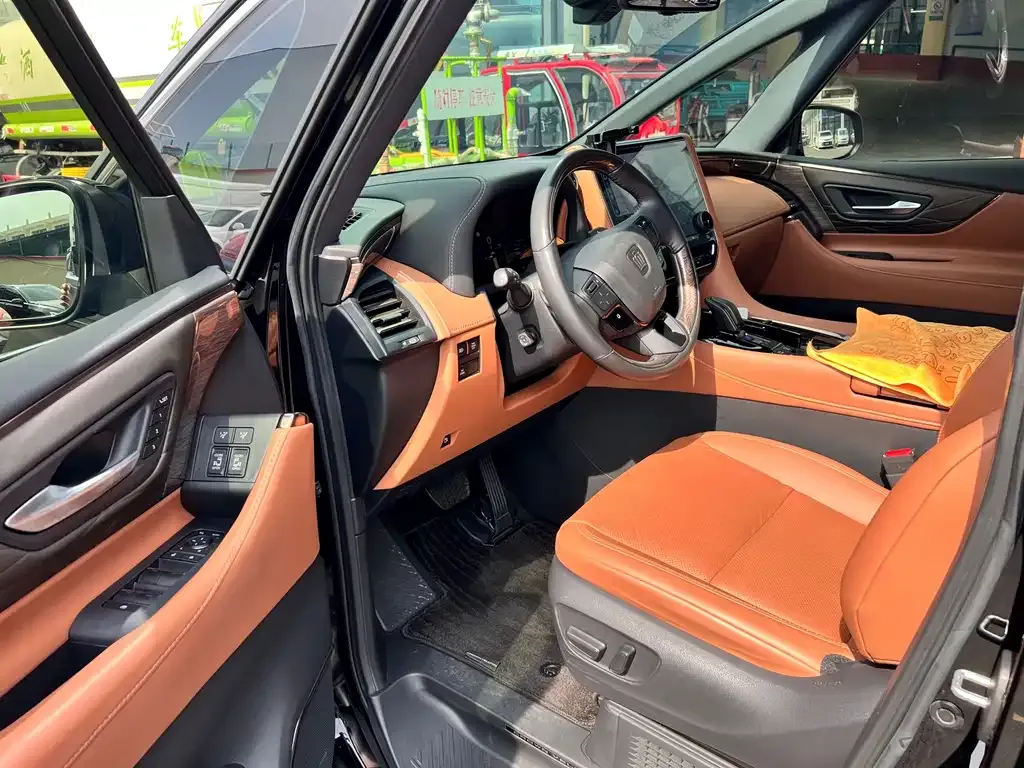 Toyota Vellfire — фото 3