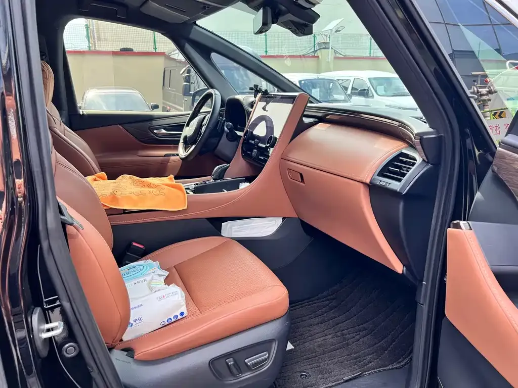 Toyota Vellfire — фото 9