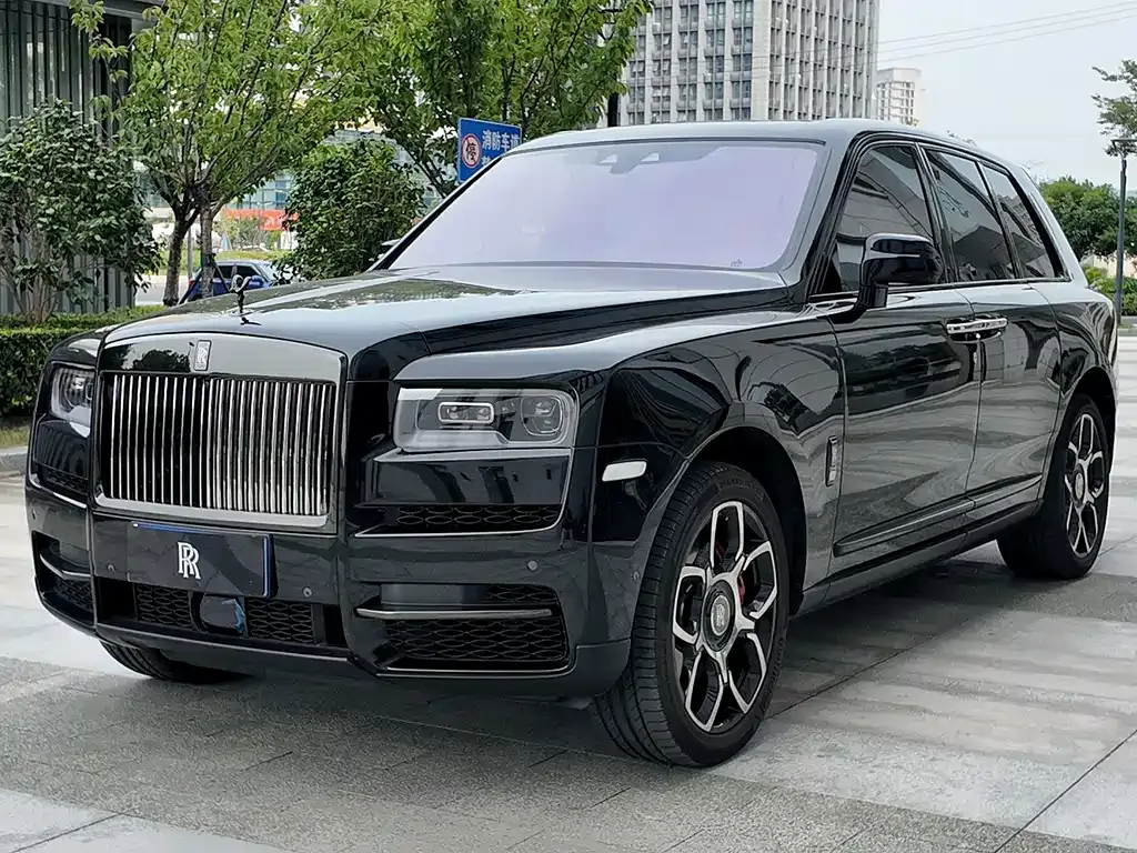 Rolls-Royce Cullinan — фото 1