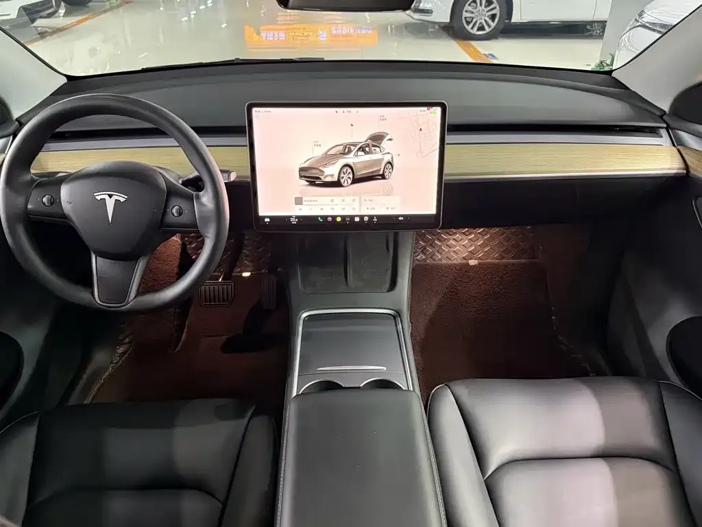 Tesla Model Y — фото 3