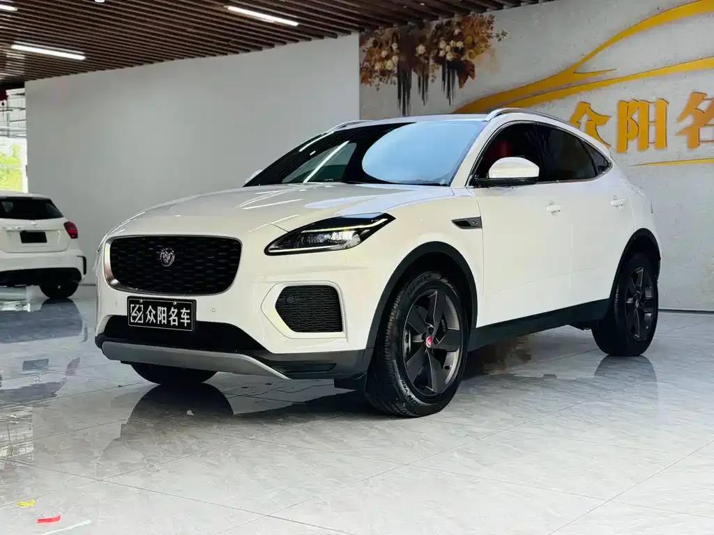 Jaguar E-PACE — фото 1