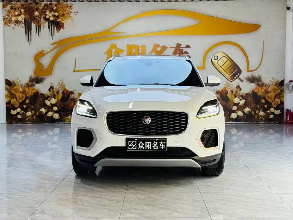 Jaguar E-PACE — фото 5