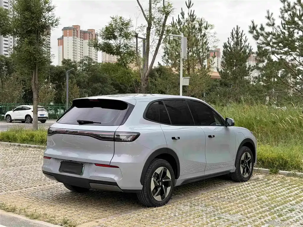 Geely Galaxy E5 — фото 10