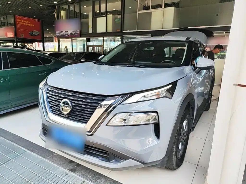 Nissan X-Trail — фото 1