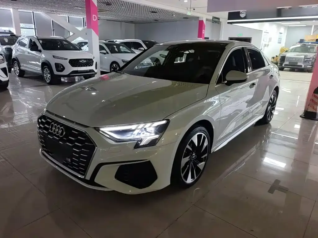 Audi A3 — фото 1